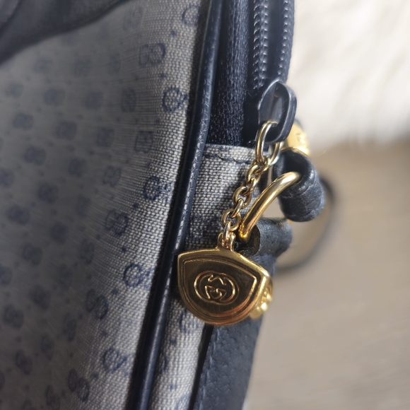 Authentic Gucci micro navy bag - Picture 14 of 15